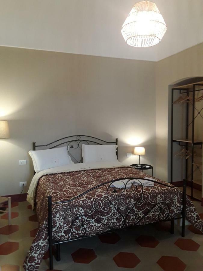 Dimora Don Francesco Bed & Breakfast Alberobello Bagian luar foto
